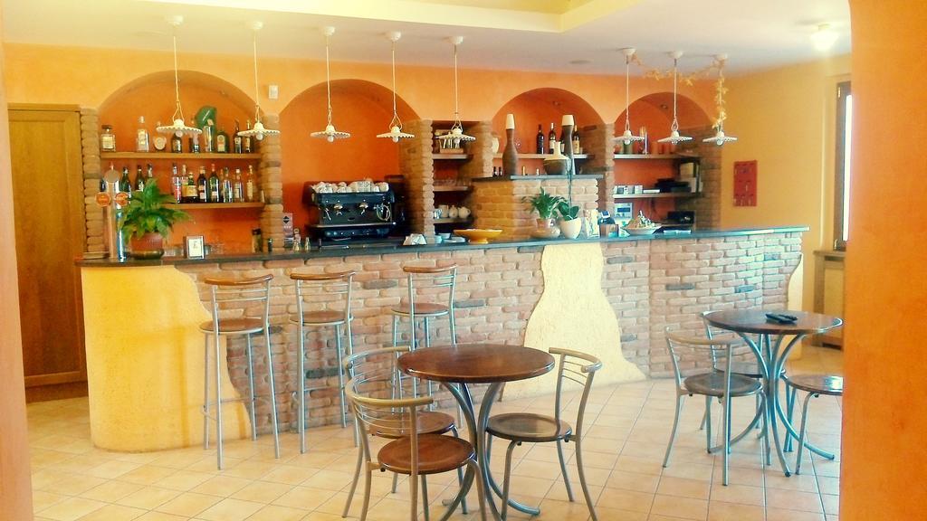Hotel Ristorante El Caracol Mulazzo Esterno foto